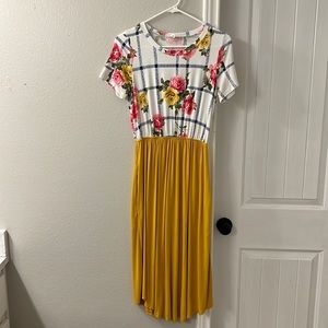 Pink blush maternity floral dress